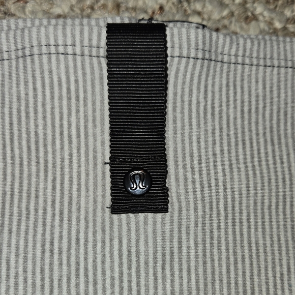 Lululemon Vinyasa Scarf Gray Black - Picture 4 of 10